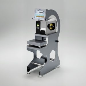 Manual weigh price labelers